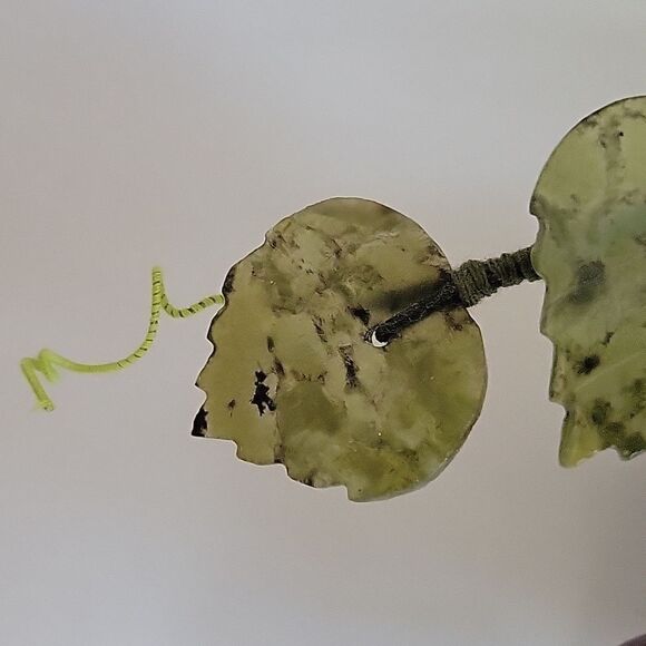 VIntage Jade and Alabaster Grape Tabletop Sculpture Decor - Picture 3 of 10